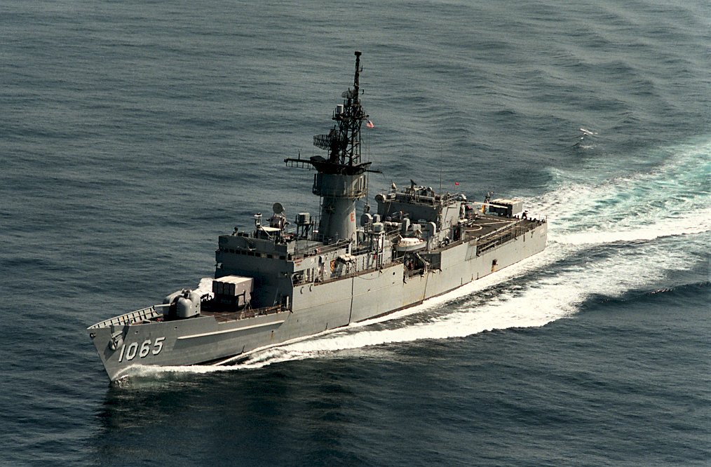 Ang USS Stein, nga adunay ebidensya sa binuhat