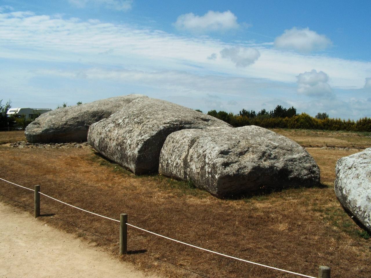 بلوک سنگی جابجا شده توسط مردمان باستانی که وزن آن دو برابر وزن مجسمه آزادی 1 است.