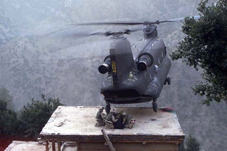 Helikopterevacuatie op het dak in Afganistan door de badasspiloot Larry Murphy 2
