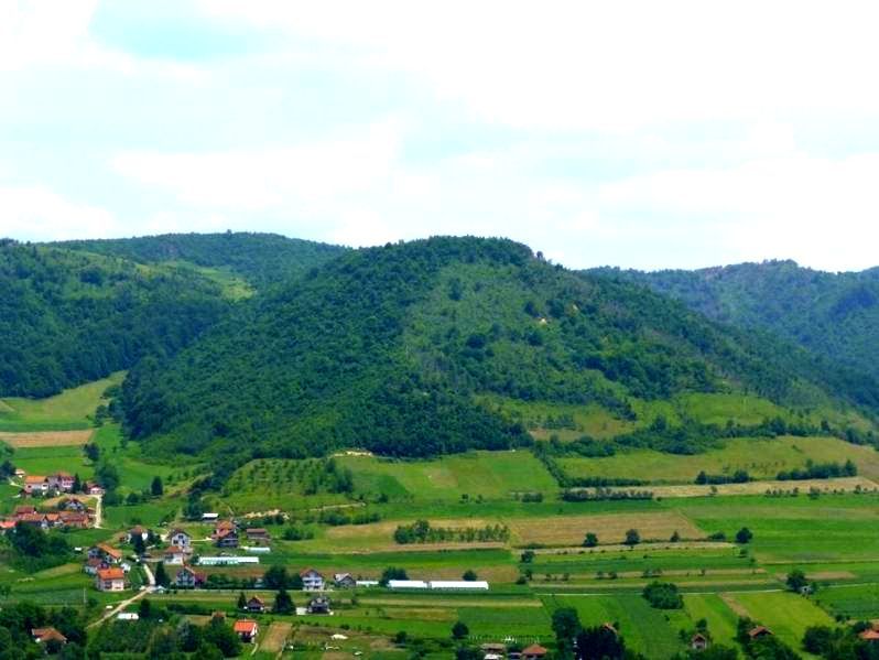 Bosna Piramitleri: Tepelerin altına gizlenmiş 12,000 yıllık gelişmiş antik yapılar mı? 6