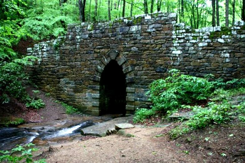 America's 13 most haunted places 35