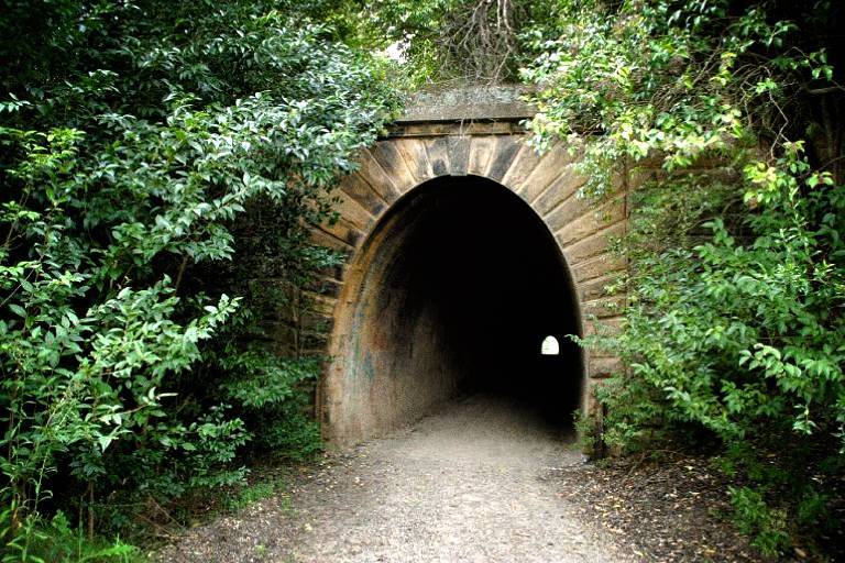 세계에서 가장 무서운 터널 21개 19
