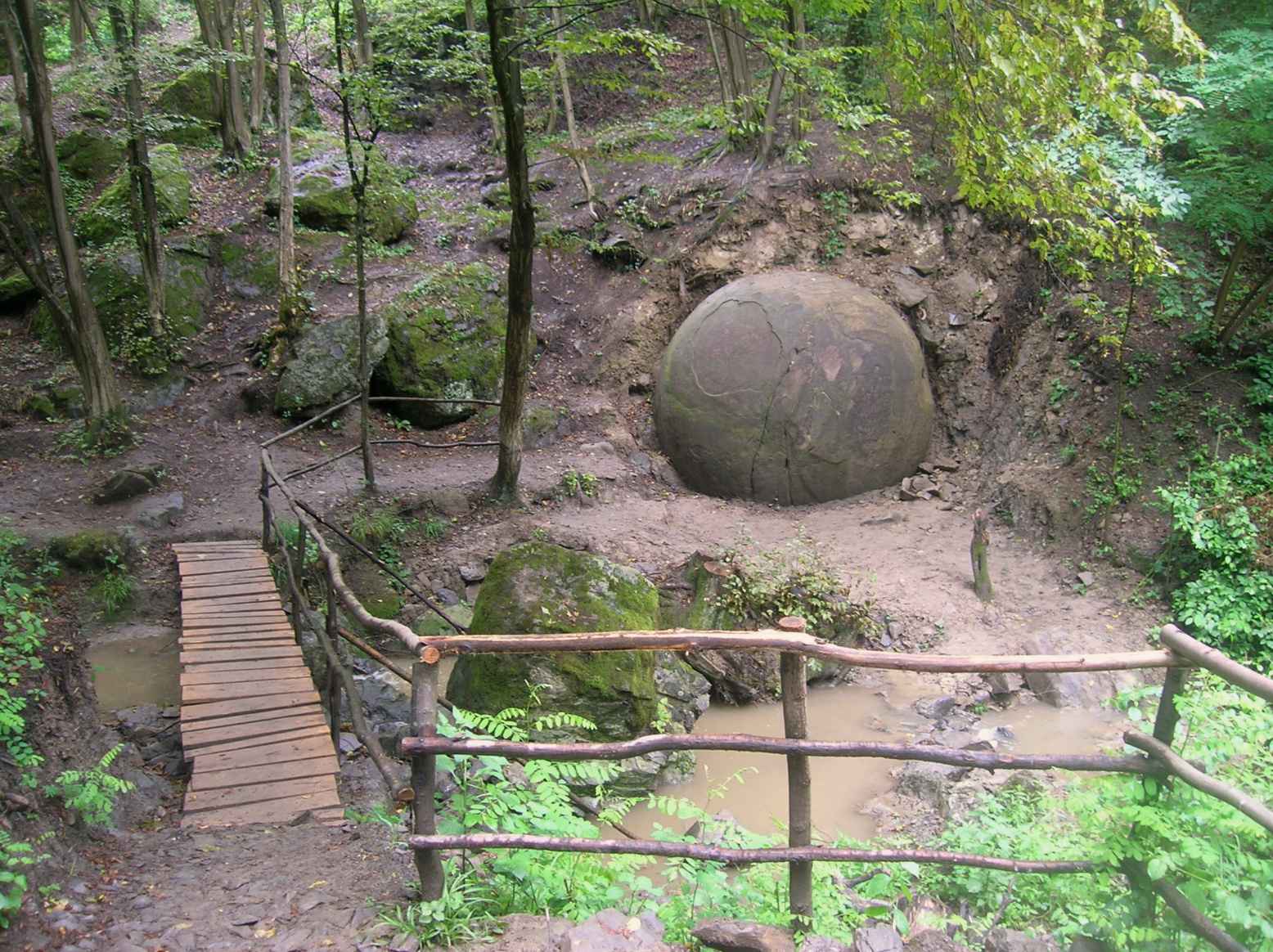 Furcsa kőgömb, Vosoko régió, Bosznia