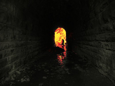 Крещящият тунел - След като напои нечия смъртна болка в стените му! 2