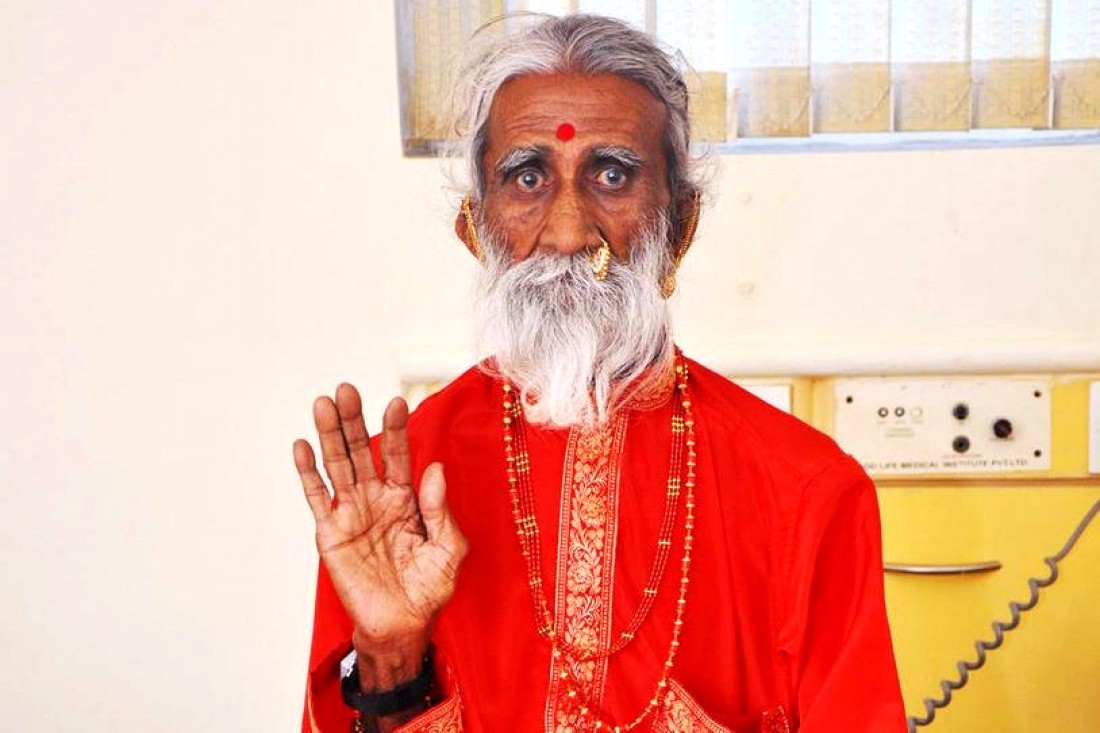 პრაჰლად ჯანი - ინდოელი იოგი, რომელიც ამტკიცებდა, რომ ათწლეულების განმავლობაში ცხოვრობდა საკვებისა და წყლის გარეშე 2
