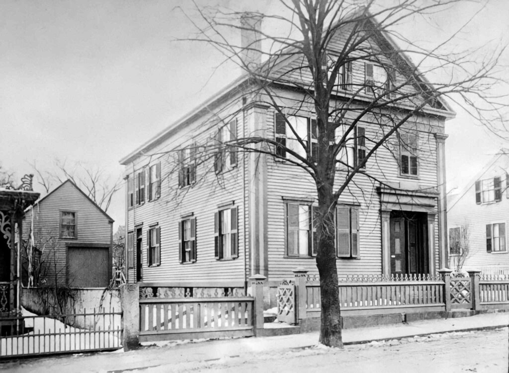 The Borden household at 92 Second Street in Fall River, Massachusetts 41.6989°N 71.1562°W