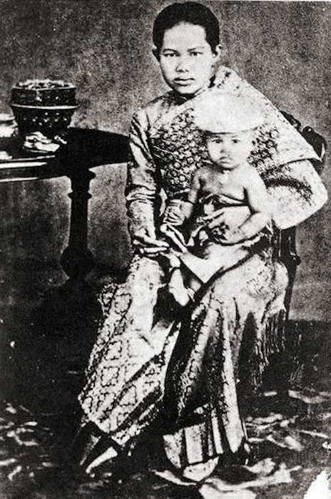 Princess Kannabhorn Bejaratana with her mother, Queen Sunanda Kumariratana