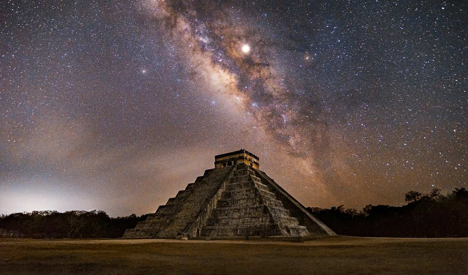 Were the Mayans visited by ancient astronauts? 1