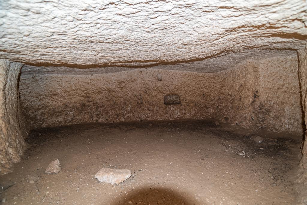 在埃及阿比多斯的懸崖上發現了在岩石中形成的神秘房間 3