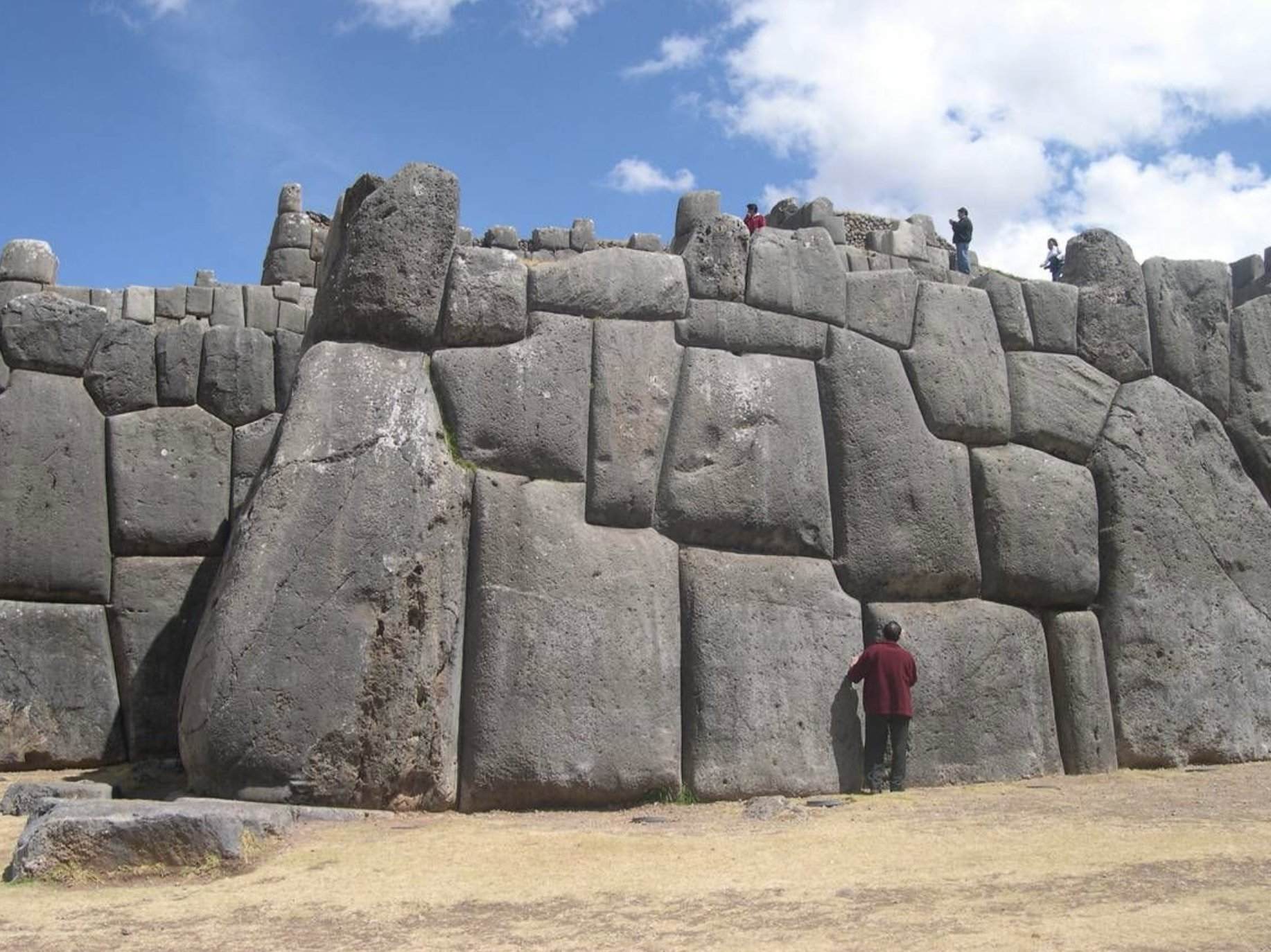 Bisakah orang Peru kuno benar-benar tahu cara melelehkan balok batu? 2