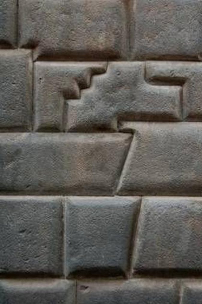 Could ancient Peruvians really know how to melt stone blocks? 3