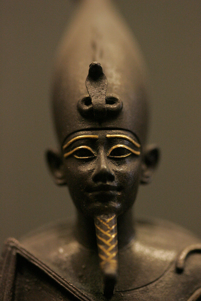 Osiris, penguasa kematian dan kelahiran kembali