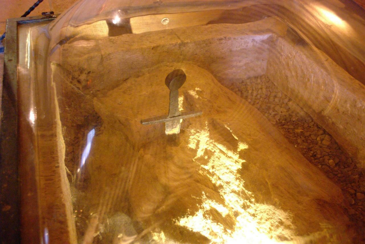 산 갈가노의 돌에 담긴 12세기 전설의 검에 얽힌 실화 1