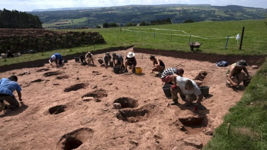 Archaeologists have discovered the origin of a well-known Stone Age monument 4