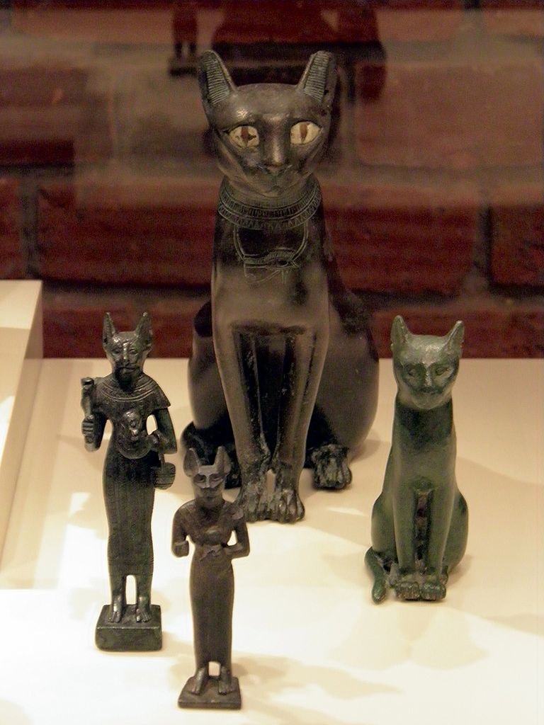 რატომ იყო კატები წმინდა ეგვიპტეში? 1