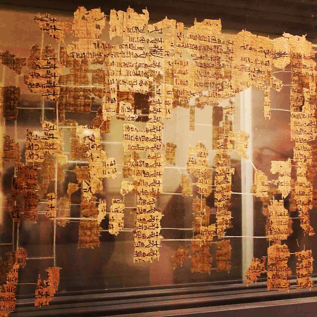 都靈國王名單，也稱為都靈皇家佳能，是一種神職紙莎草紙，其歷史可以追溯到古埃及第 1279 王朝的第三位國王拉美西斯二世（公元前 13-19 年）統治時期。 紙莎草紙現在位於都靈的 Museo Egizio（埃及博物館）。 紙莎草紙被認為是埃及人編制的最廣泛的國王名單，並且是拉美西斯二世統治之前大多數年表的基礎。 © 圖片來源：維基共享資源 (CC-0)