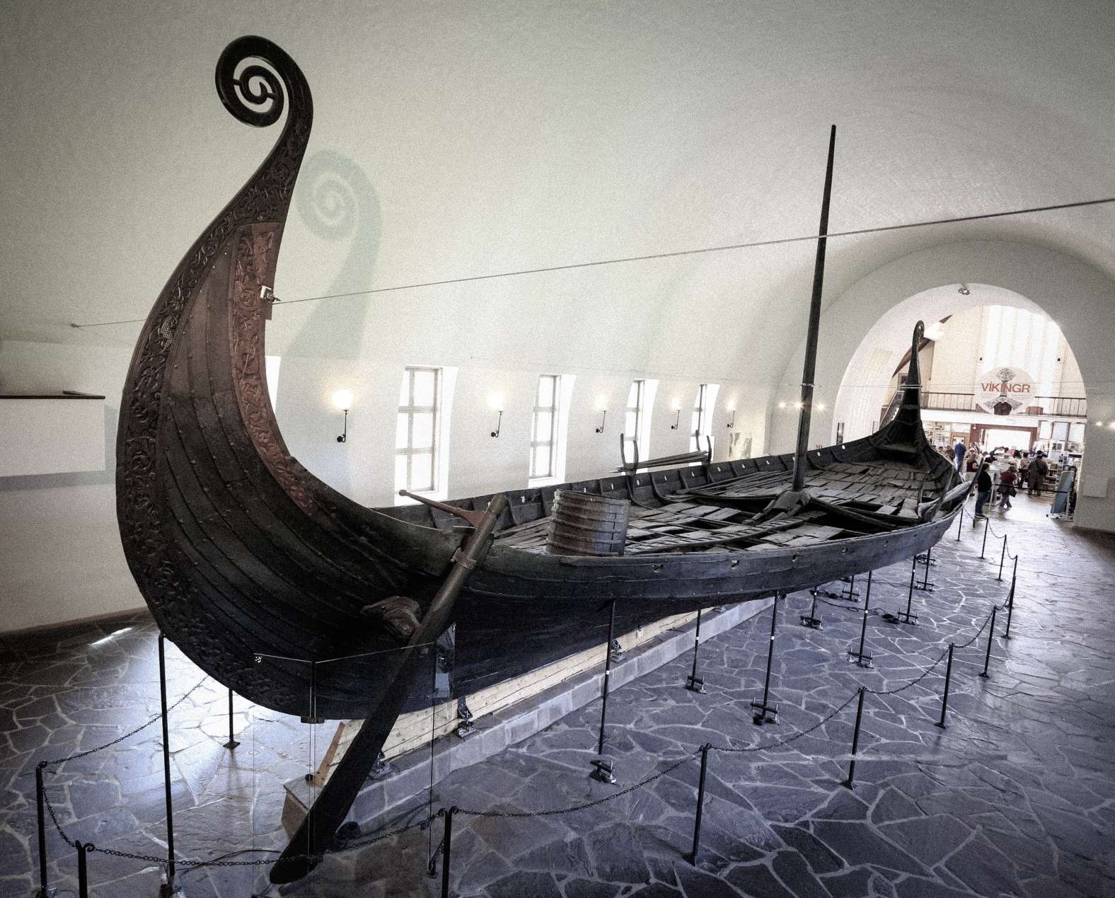 Vikings skib i Vikingeskibsmuseet i byen Oslo i Norge. © Billedkredit: Vlad Ghiea | Licenseret fra DreamsTime.com (redaktionel brug Stock Photo, ID: 155282591)