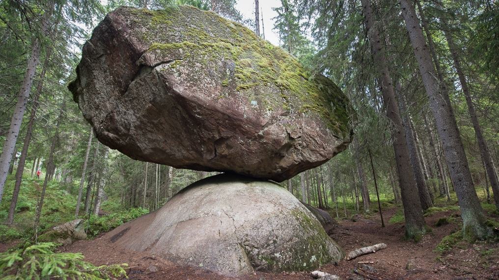 Kummakivi Balancing Rock sareng katerangan anu teu mungkin dina folklor Finlandia 8