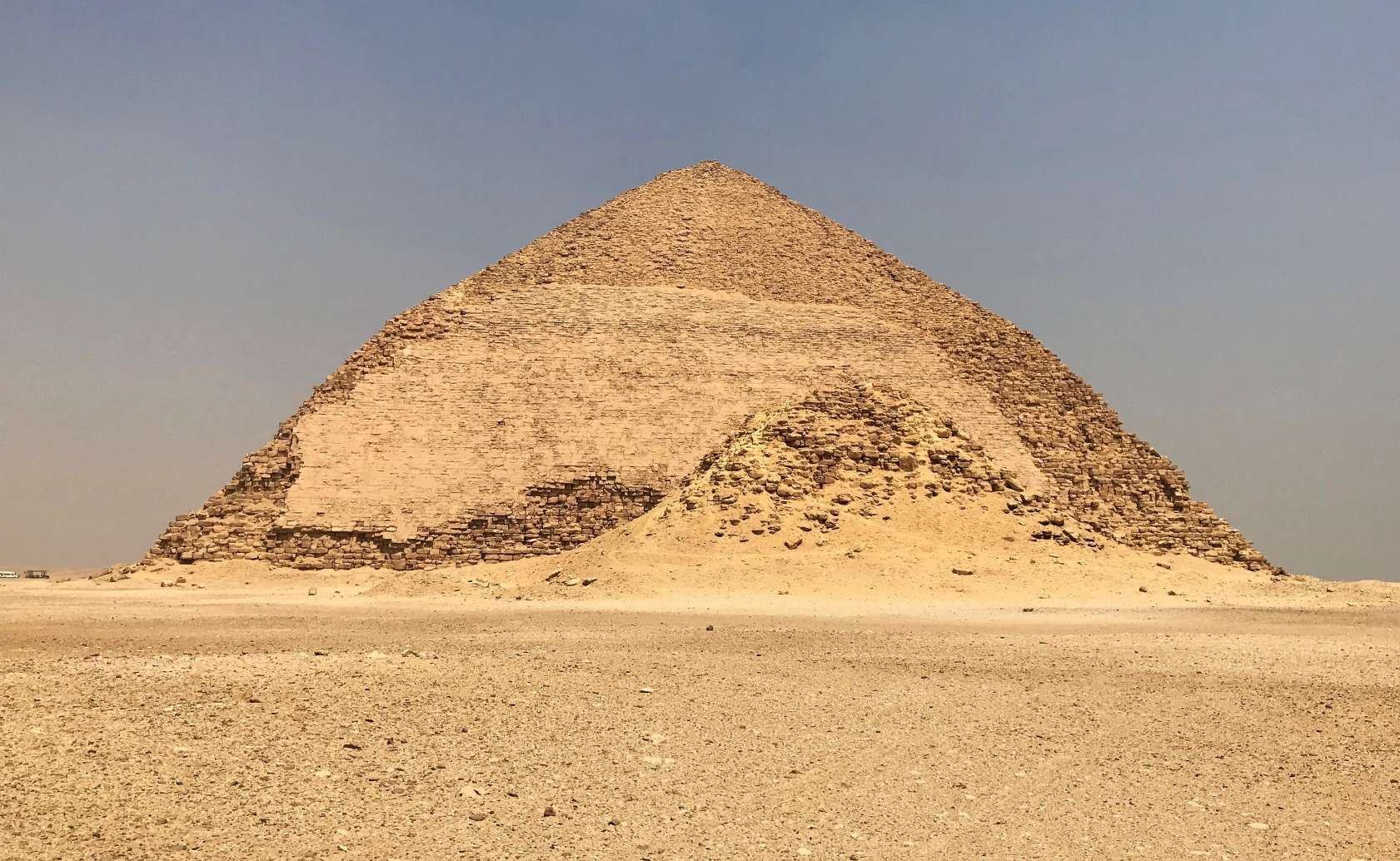 曲がったピラミッド、ダハシュール、エジプト。
