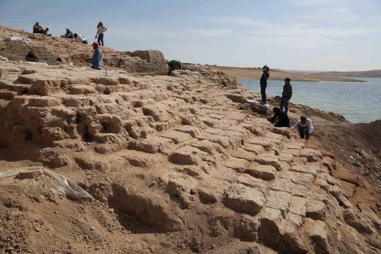 ایک پراسرار تہذیب کا 3,400 سال پرانا محل جو خشک سالی سے ظاہر ہوا 2
