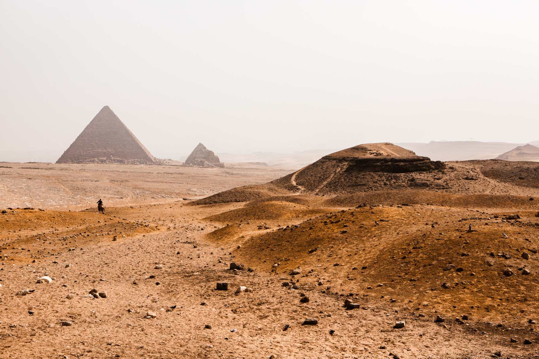 Garsiosios Egipto Gizos piramidės. Peizažas Egipte. Piramidė dykumoje. Afrika. Pasaulio stebuklas