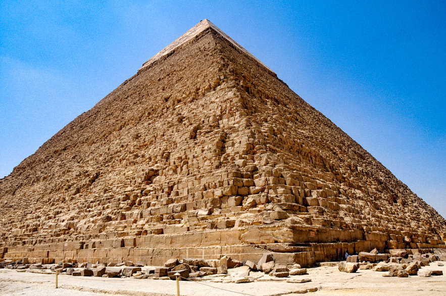 ¿Es esta inscripción en la Gran Pirámide similar a los extraños jeroglíficos del OVNI de Roswell? 5