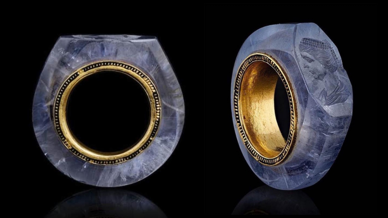 卡利古拉 (Caligula) 拥有 2,000 年历史的令人惊叹的蓝宝石戒指讲述了一个戏剧性的爱情故事 1