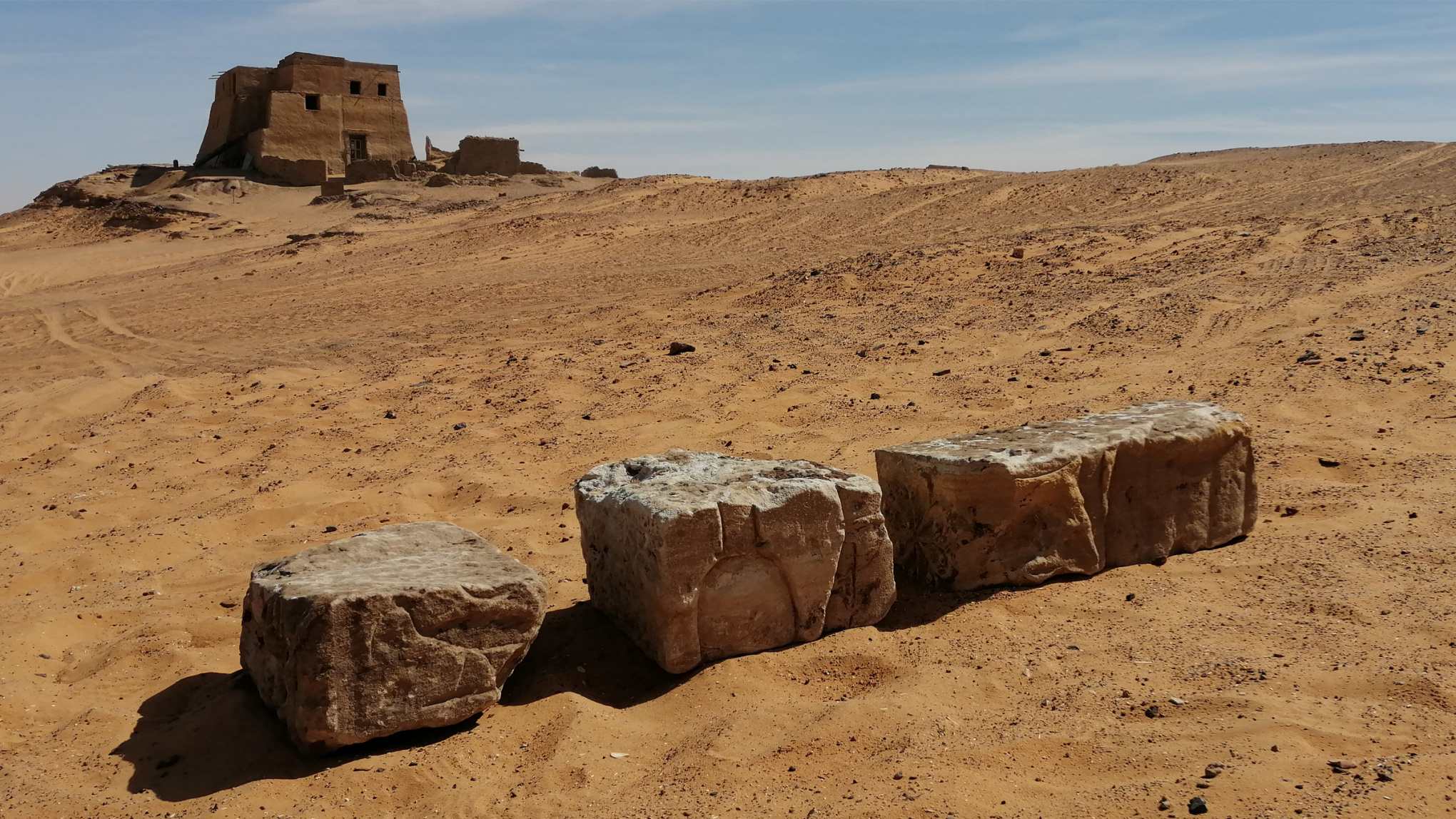 Sudanista löydettiin muinaisia ​​lohkoja, joissa oli hieroglyfikirjoituksia.