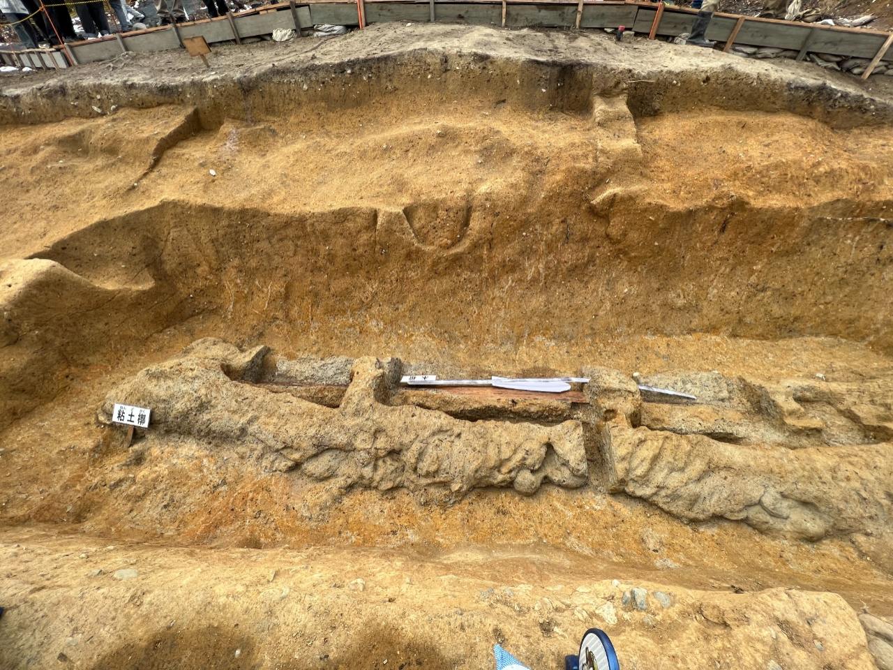 1,600 jaar oud demonenvernietigend megazwaard opgegraven in Japan 3