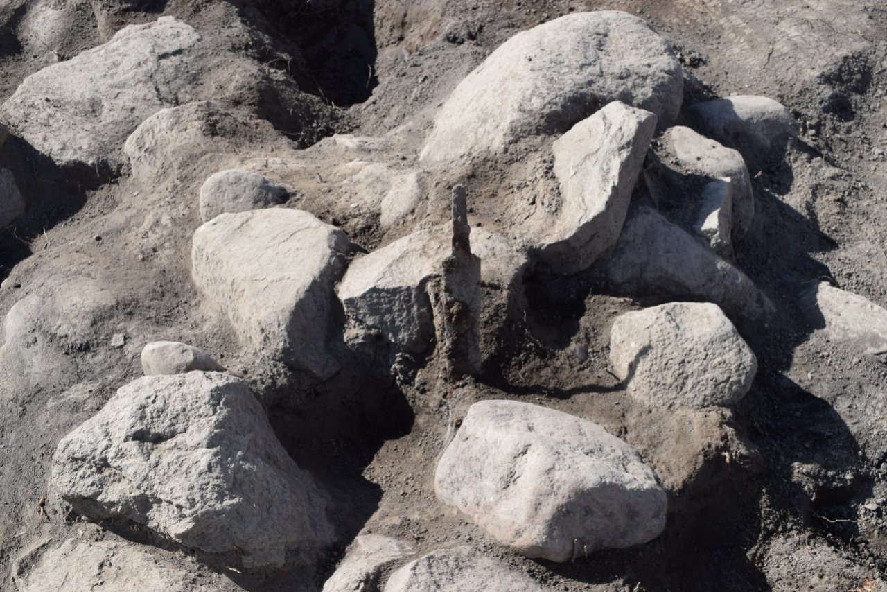 Mysterieuze Vikingzwaarden opgegraven op 1,200 jaar oude begraafplaats 3