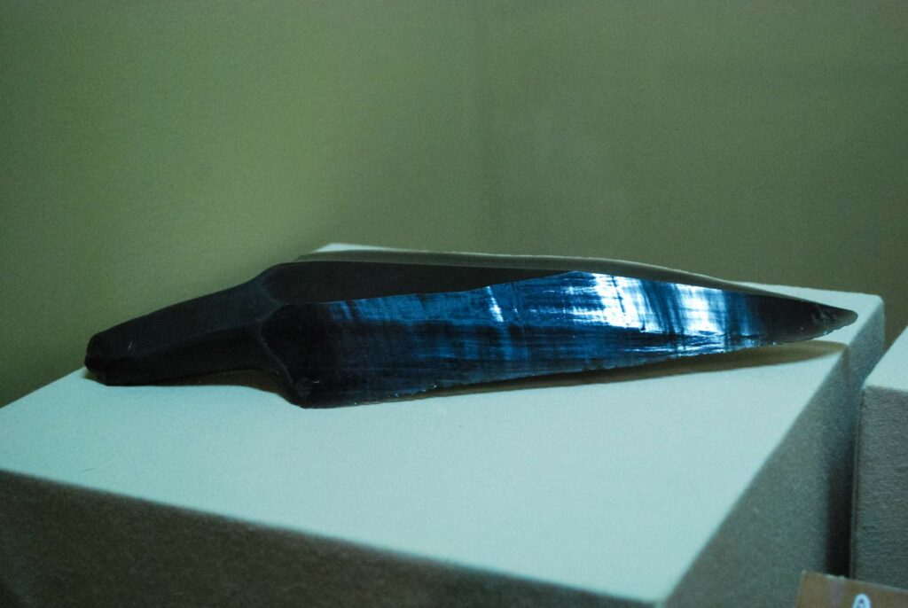 Obsidian: Alat yang paling tajam pada zaman dahulu masih digunakan 6