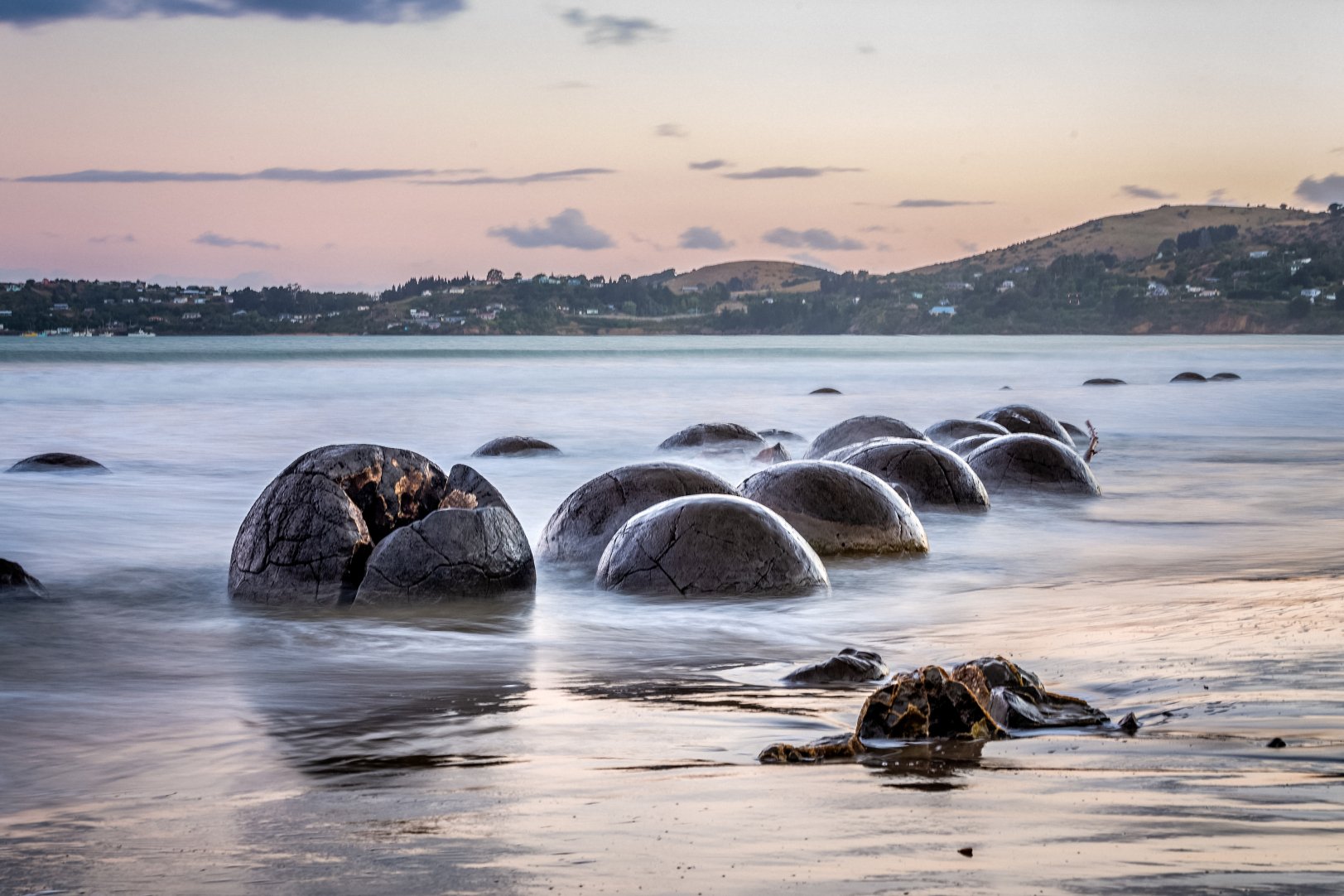 Moeraki Stone Spheres: Gådefulde vidundere på Koekohe Beach, New Zealand 1
