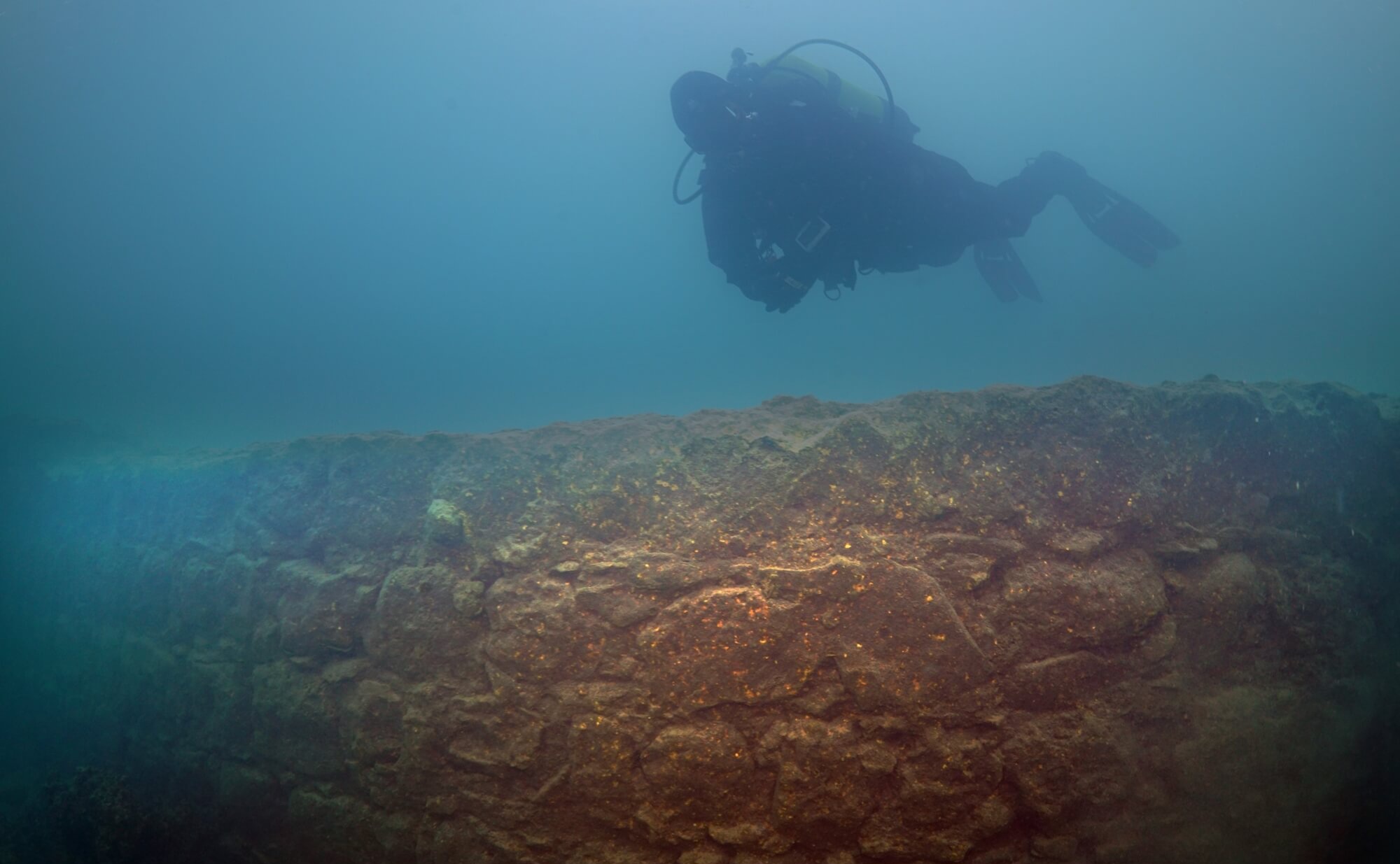 Mystisk 3,000 2 år gammal undervattensborg Urartu upptäckte XNUMX