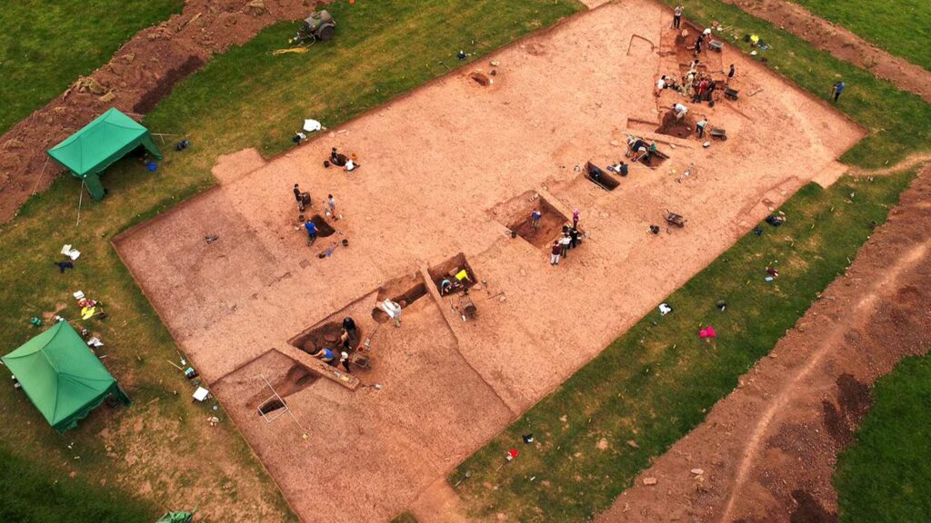 İngiltərənin Herefordşir bölgəsində aşkar edilmiş erkən neolit ​​dövrü abidələrinin əlamətdar kompleksi 5