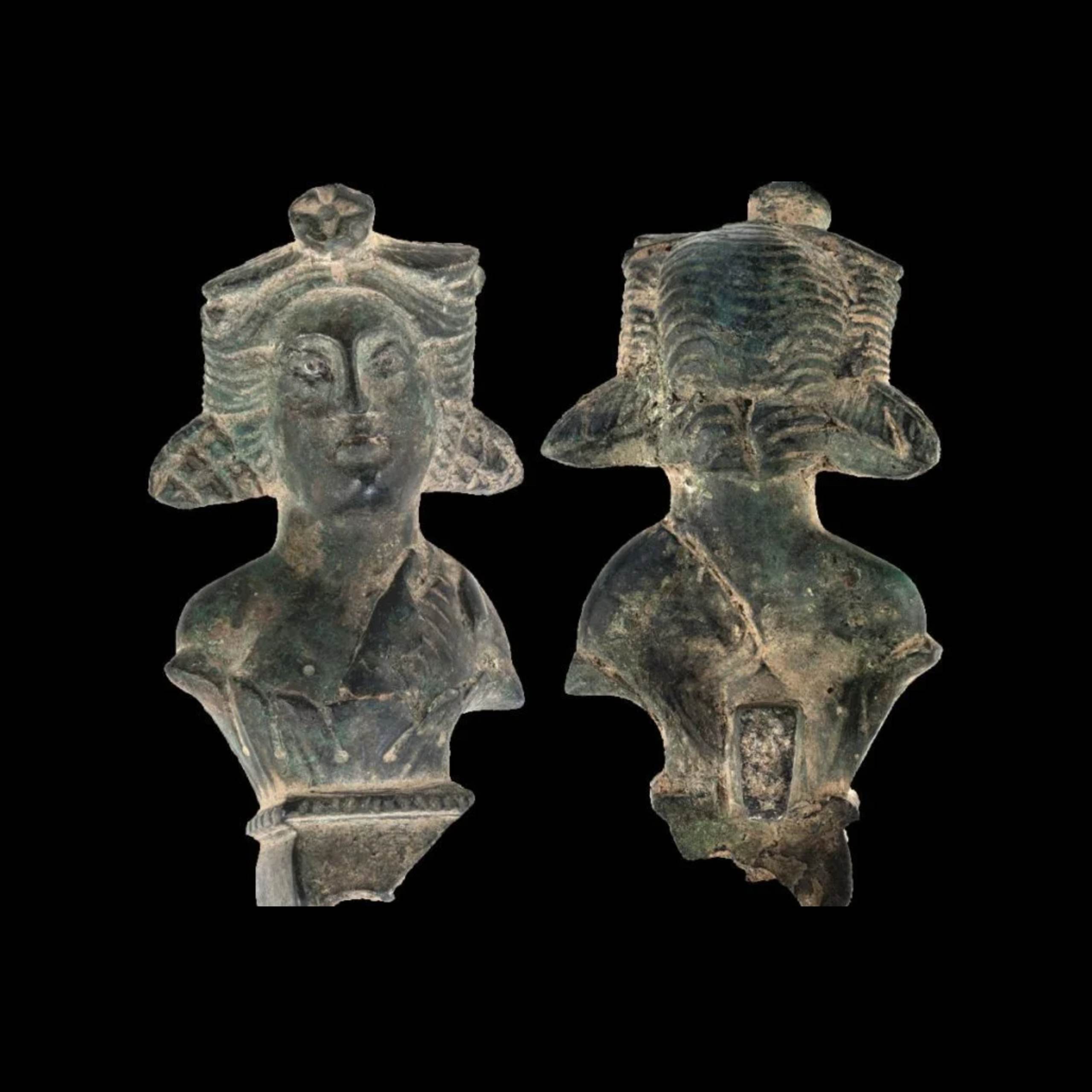 Polşada Osirisi təsvir edən qədim Misir heykəlcikləri tapıldı 2