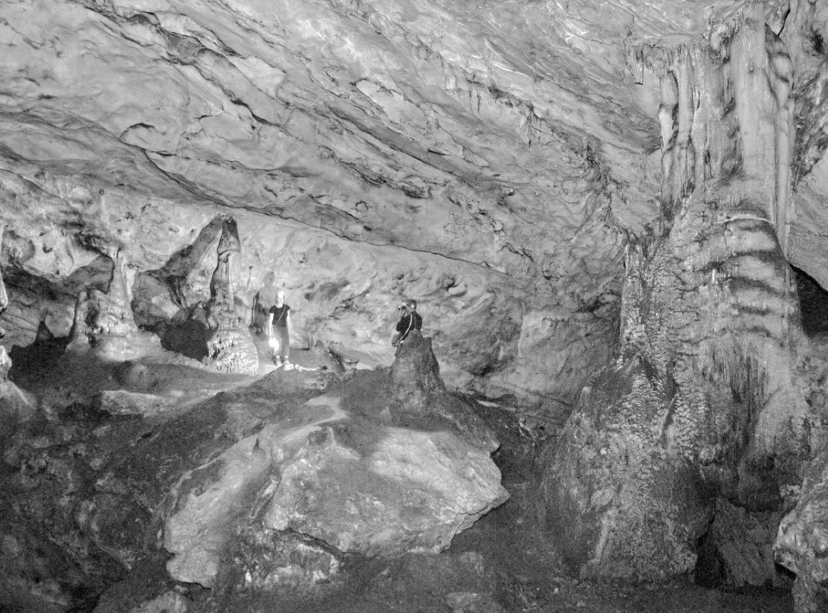 Oude 'poort naar de onderwereld' ontdekt in een grot in Israël 1