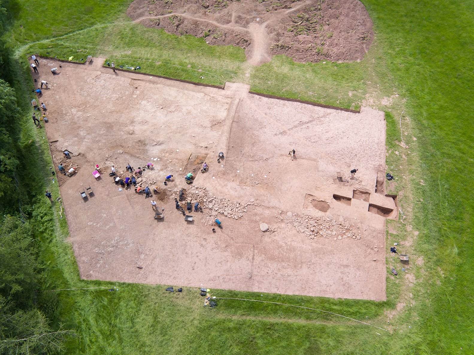 Ievērojams agrīnā neolīta pieminekļu komplekss, kas atklāts Herefordšīrā, Anglijā 2