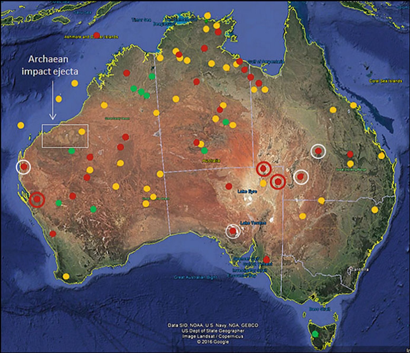 Cette carte montre la répartition des structures circulaires d'origine d'impact incertaine, possible ou probable sur le continent australien et au large. Les points verts représentent les cratères d'impact confirmés. Les points rouges représentent des structures d'impact confirmées de plus de 100 km de large, tandis que les points rouges à l'intérieur des cercles blancs ont plus de 50 km de large. Les points jaunes représentent les structures d'impact probables.