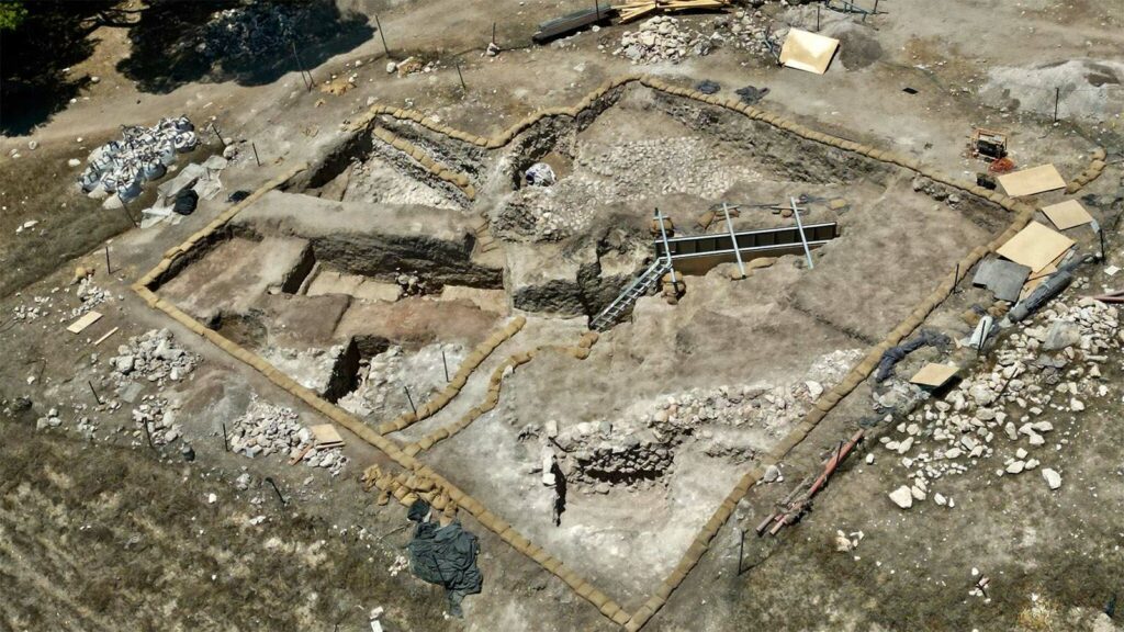 Tel Shimron Ausgruewungen weisen 3,800 Joer alen architektonescht Wonner vu verstoppte Passage an Israel 1